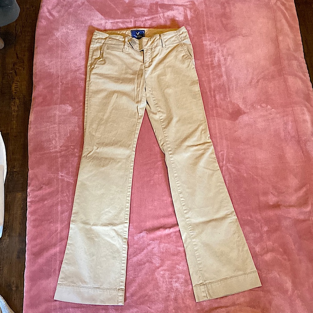 American Eagle outfitters low waisted khaki pants
